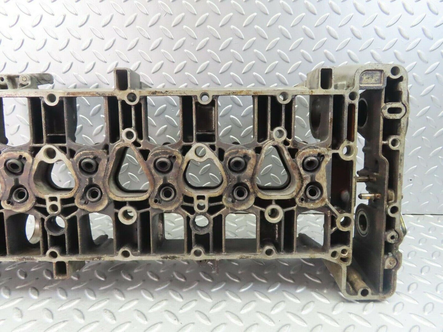 8555 Mercedes-Benz W114 Camshaft Bearing Casing 1100163304