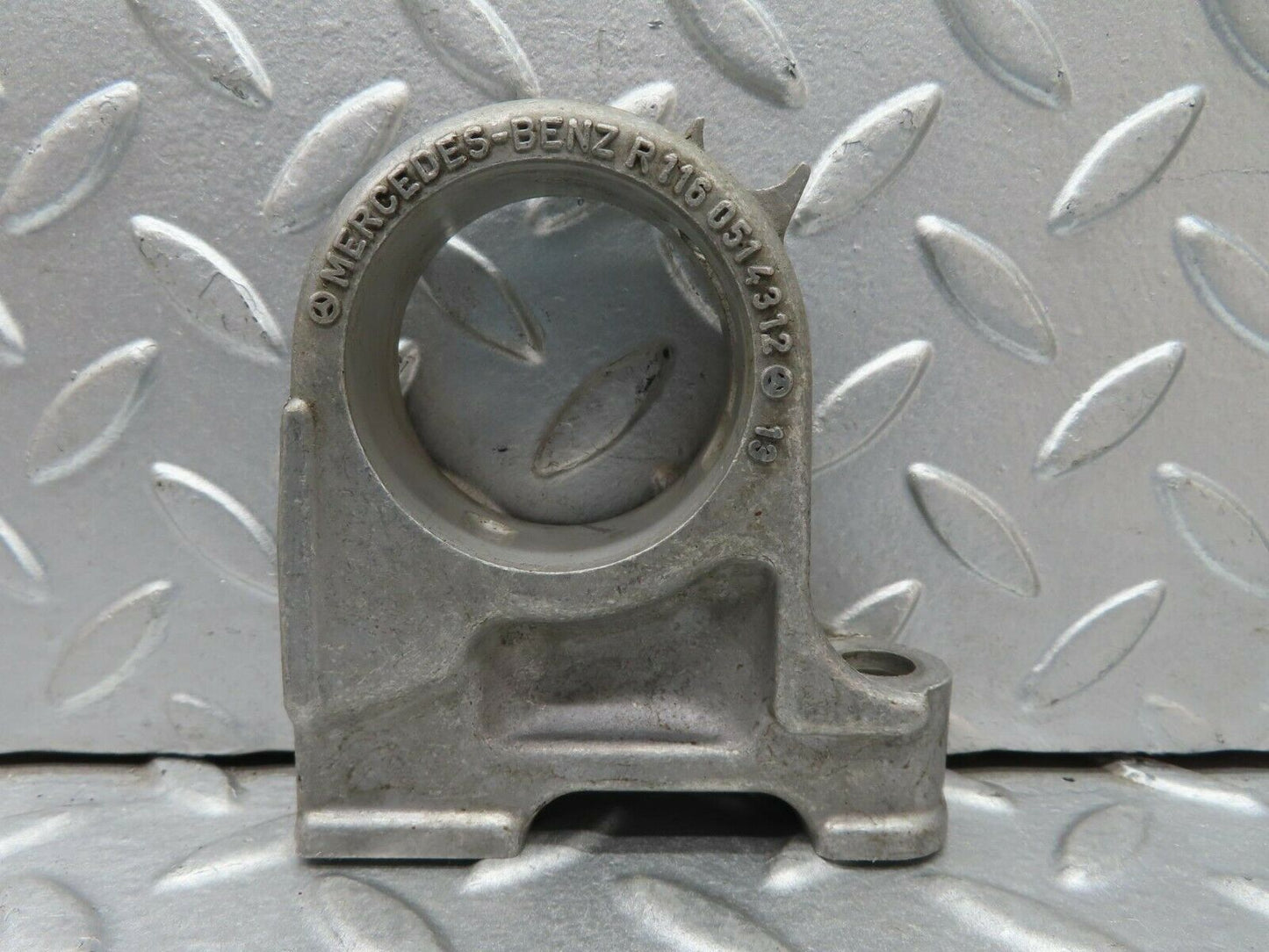 15646 Mercedes-Benz R107 450SL Coupe Camshaft Tower Bearing 1160514312