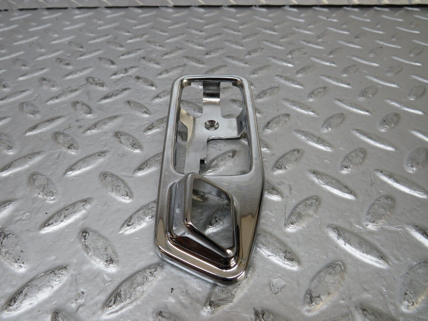 26073 Mercedes-Benz W116 450SE Chrome Frame For Door Handle Left 1167660111
