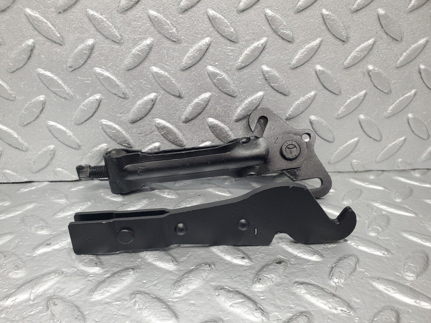 46568 Mercedes-Benz C123 280CE Coupe Handbrake Adjusting Handbrake Regulator