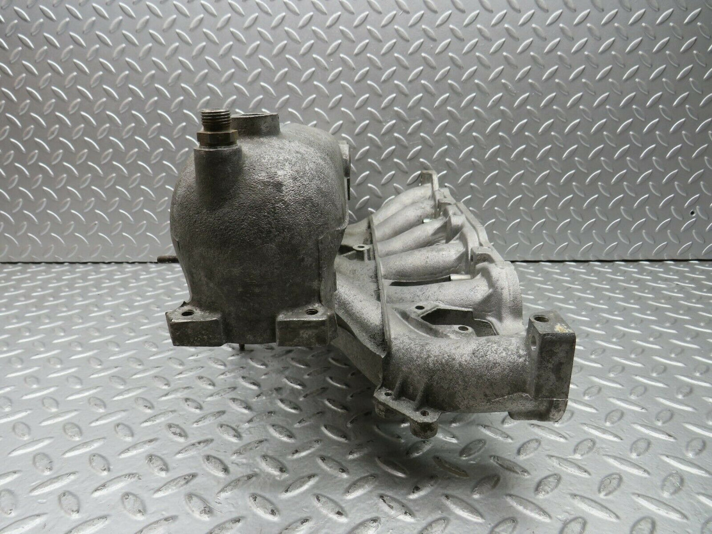 22230 Mercedes-Benz S123 280TE Wagon Intake Manifold 1101413701