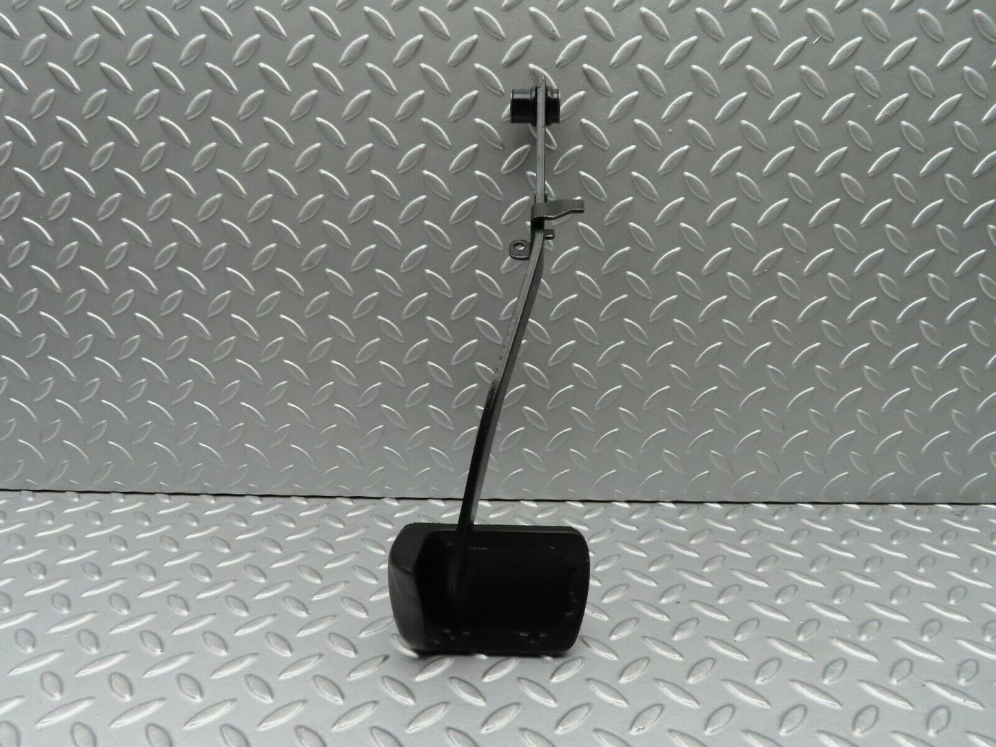 5493 Mercedes-Benz W124 230E Brake Pedal With Rubber