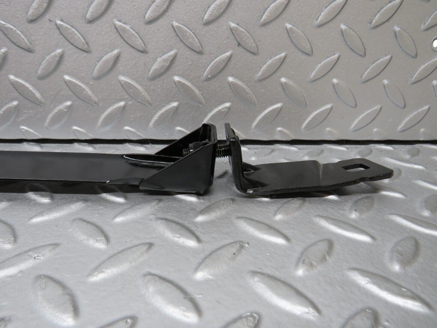 36768 Mercedes-Benz W201 190E 2.0L Fuel Tank Tightening Strap 2014700040