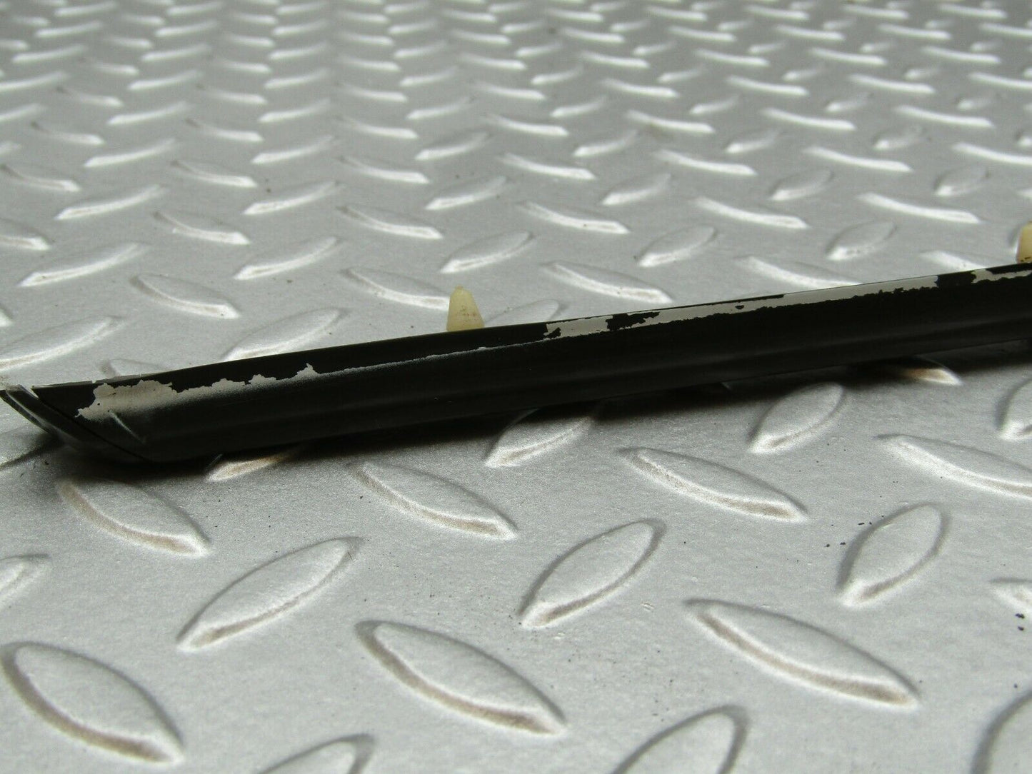 3337 Mercedes-Benz W115 220D Centre Door Chrome Trim Rear Right