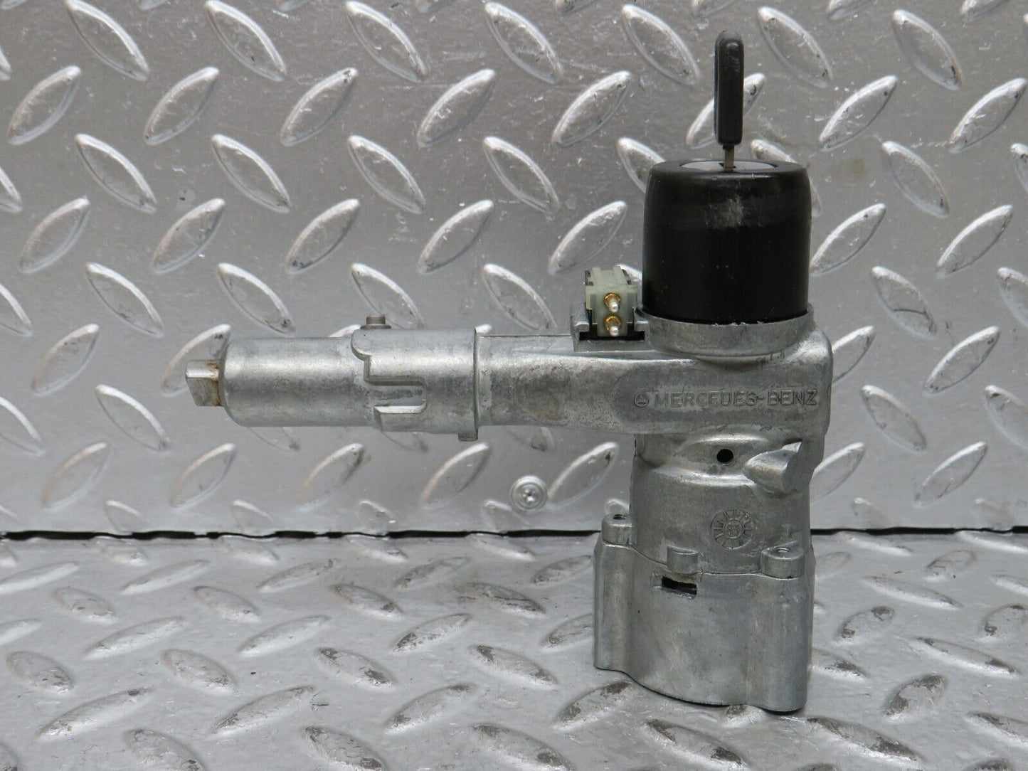 28898 Mercedes-Benz W123 280E Steering Lock Ignition Switch With Key