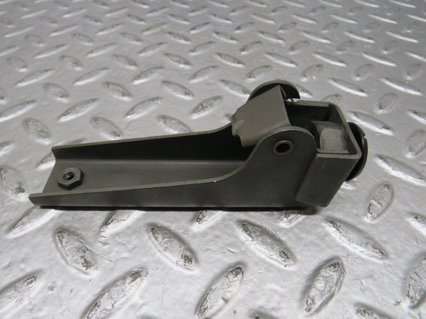27455 Mercedes-Benz W123 280E Handbrake Regulator