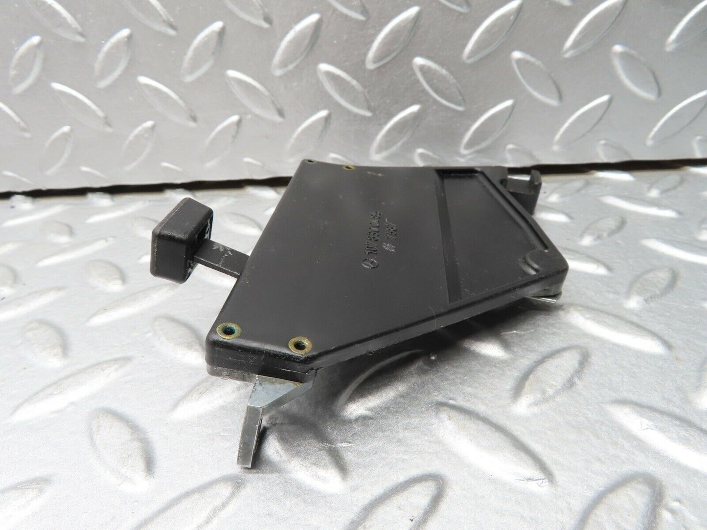 20590 Mercedes-Benz R107 450SL Air Vent Control Lever Right 1078300485