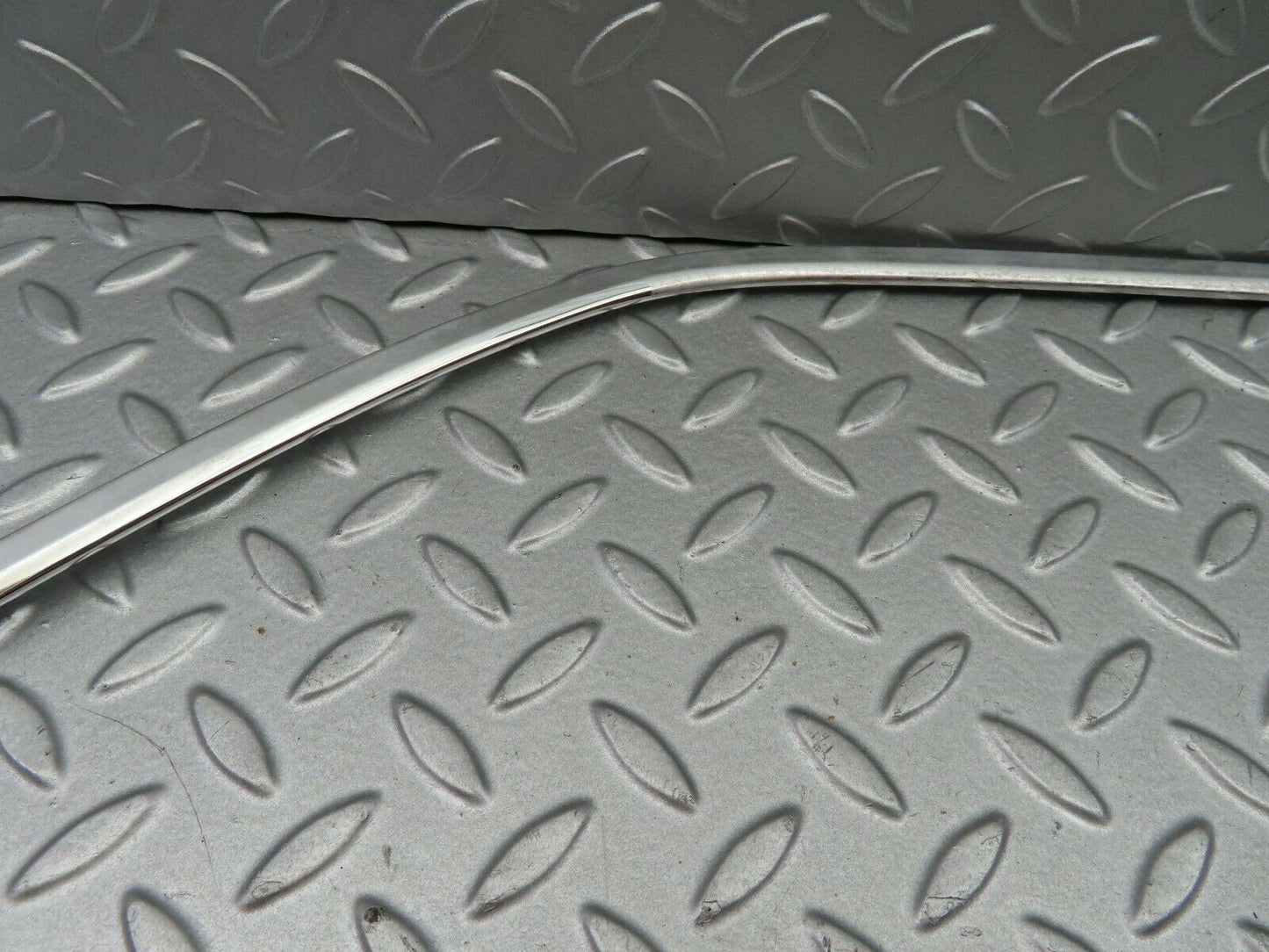 6212 Mercedes-Benz W126 380SE Door Chrome Window Frame Rear Left