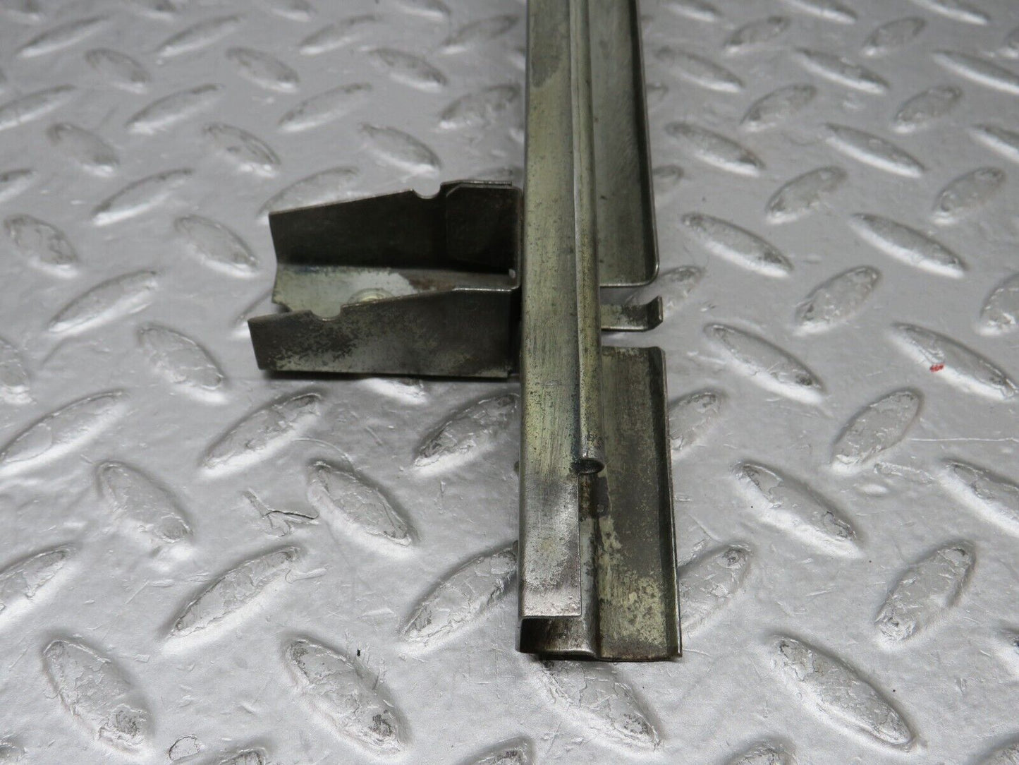 35861 Mercedes-Benz W108 Front Right Door Window Channel