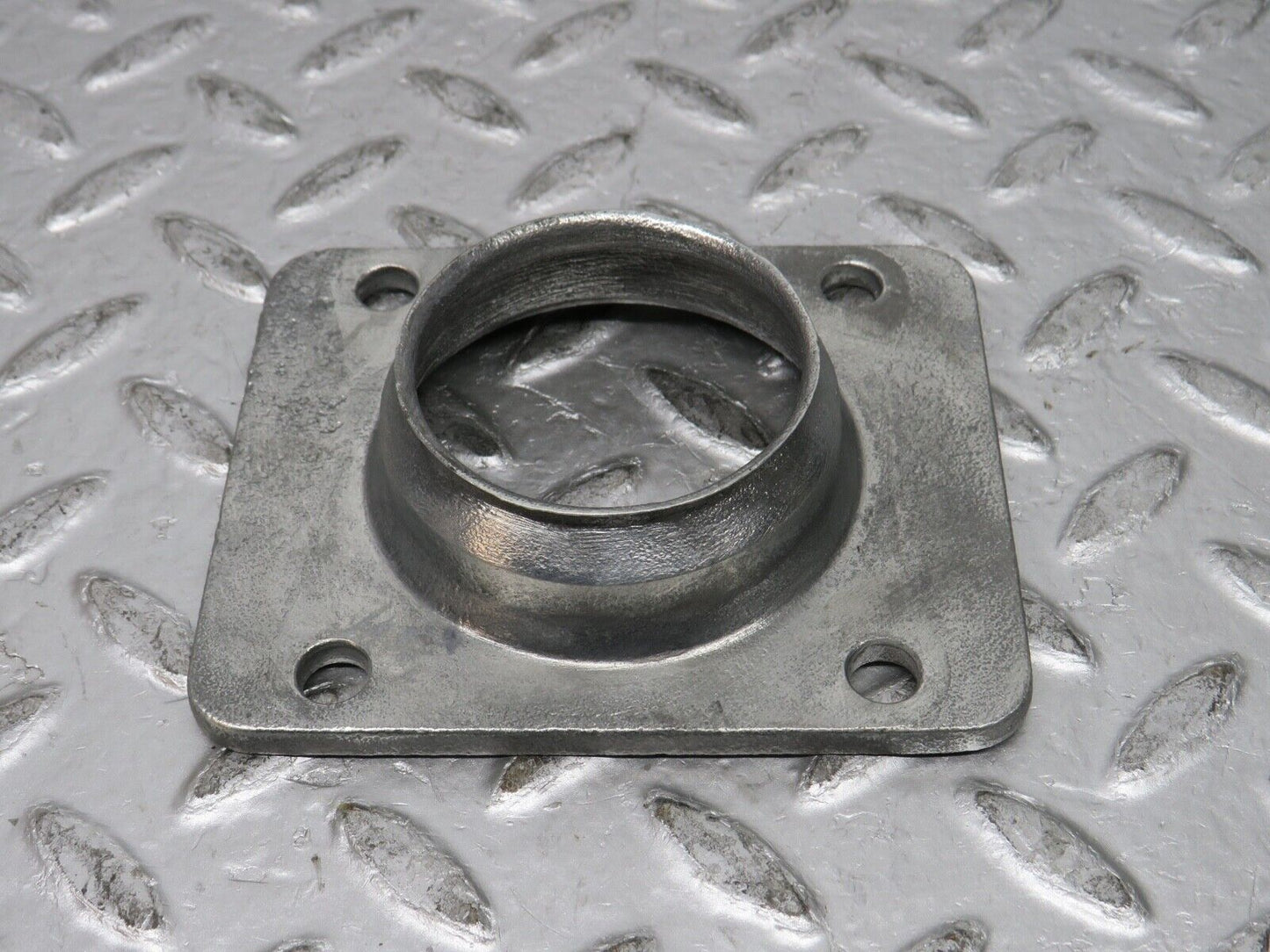 0400 Mercedes-Benz W120 180D Ponton Thermostat Housing Cover
