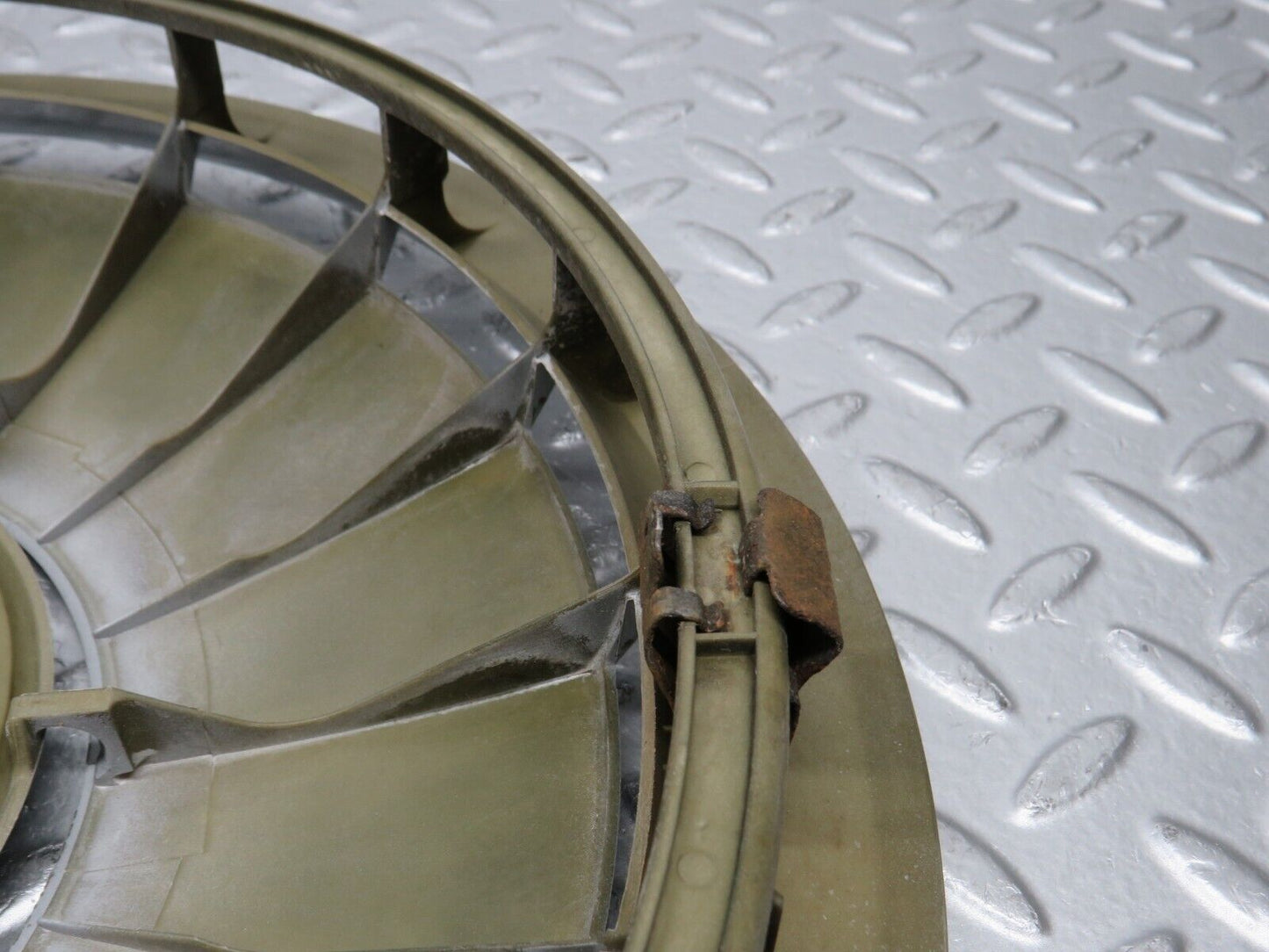 30846 Mercedes-Benz W201 190E Wheel Trim Hub Cap 14" 2014010224