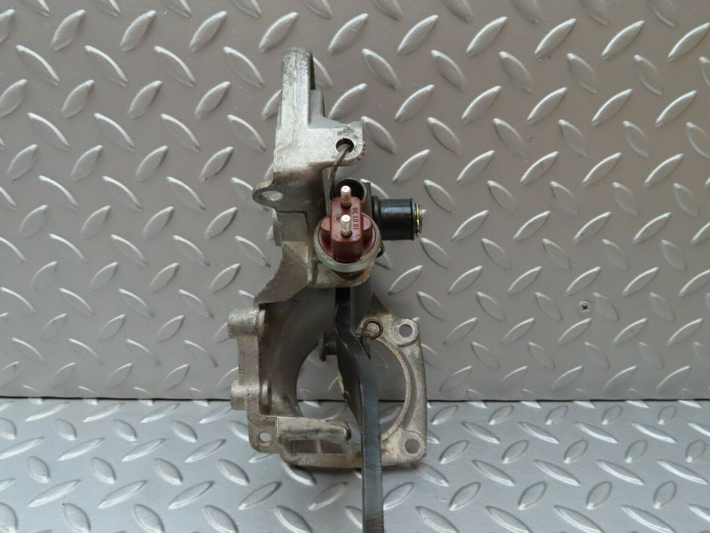 4349 Mercedes-Benz W123 230E Brake Pedal Assembly 1232900219