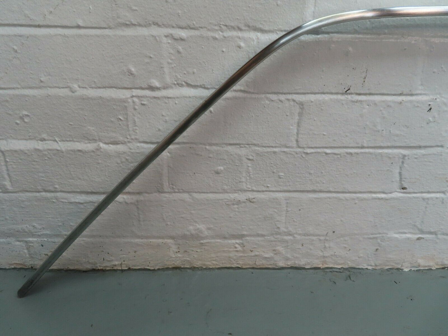 6355 Mercedes-Benz W126 380SE Roof Chrome Trim Right Side