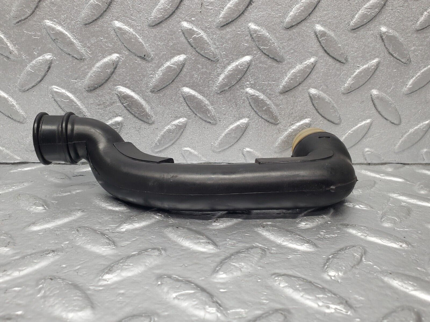 46660 Mercedes-Benz C123 280CE Coupe Air Intake Pipe 1100945282