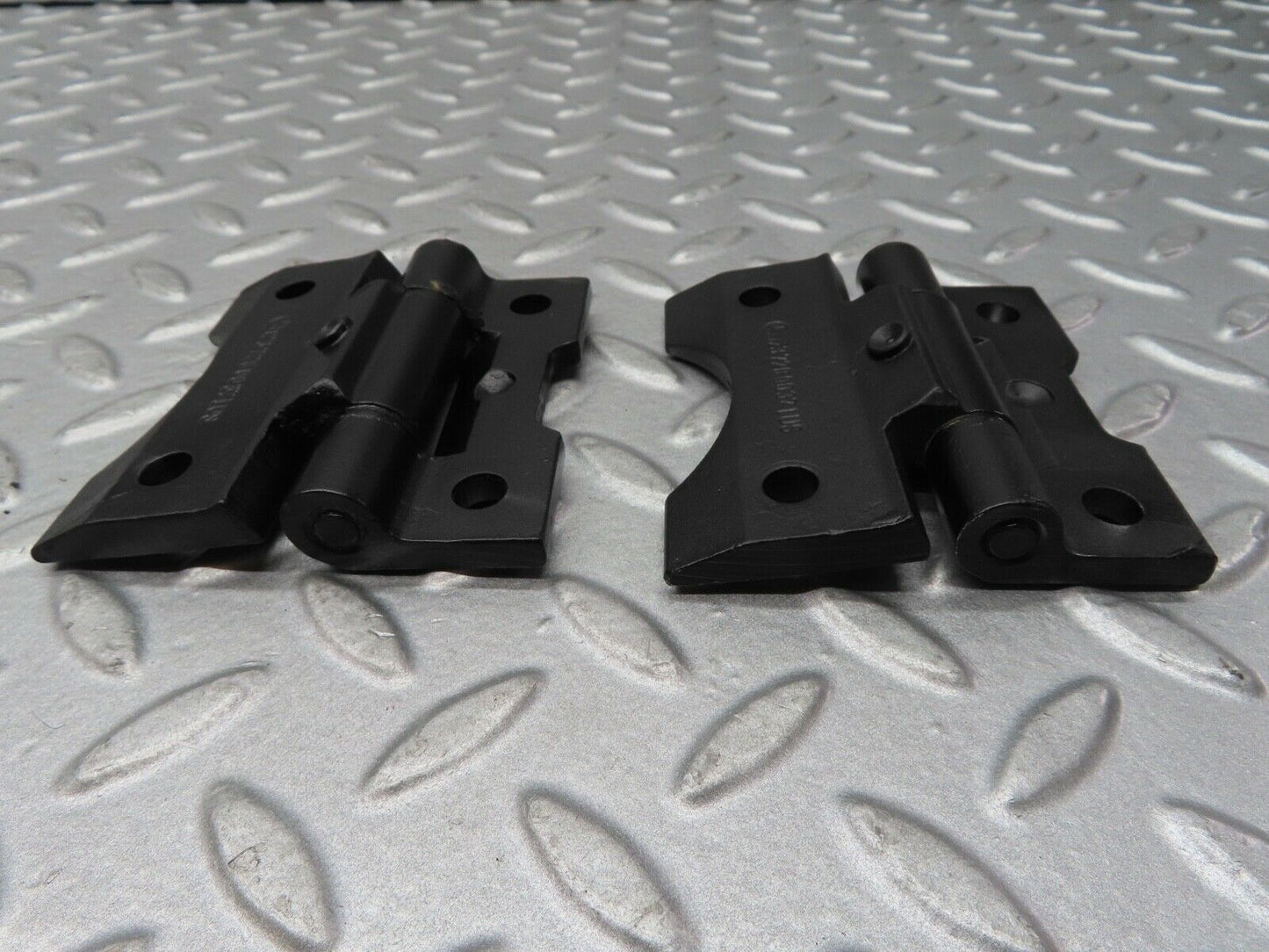 17008 Mercedes-Benz C123 280CE Coupe Door Hinges Pair 1237200037
