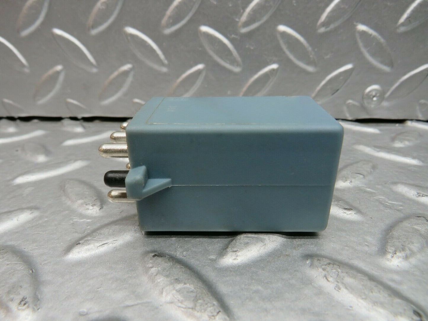 22251 Mercedes-Benz S123 280TE Wagon Wiper Relay 1238210163 0335320020