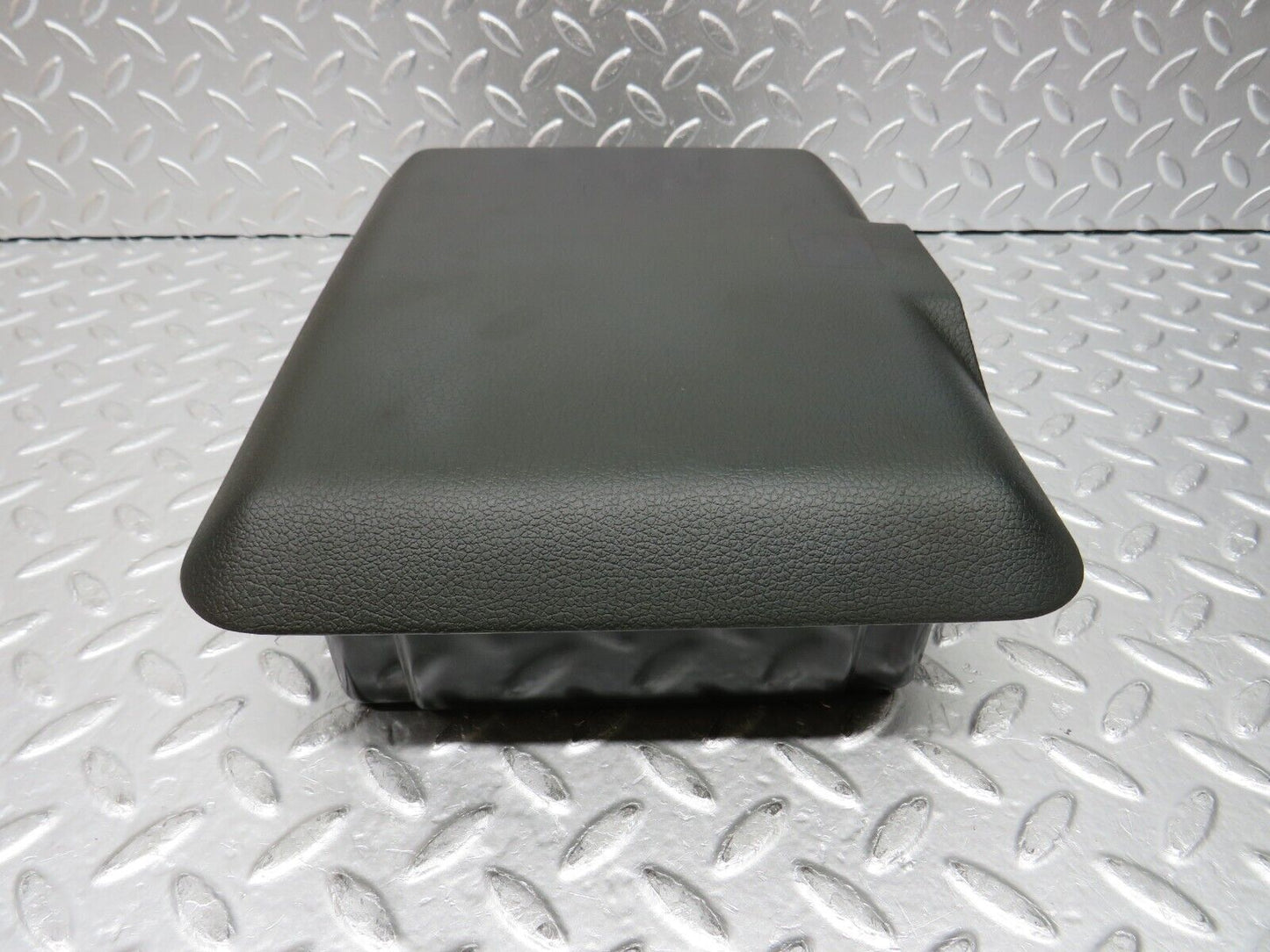 30973 Mercedes-Benz W123 200D First Aid Box 1238650053