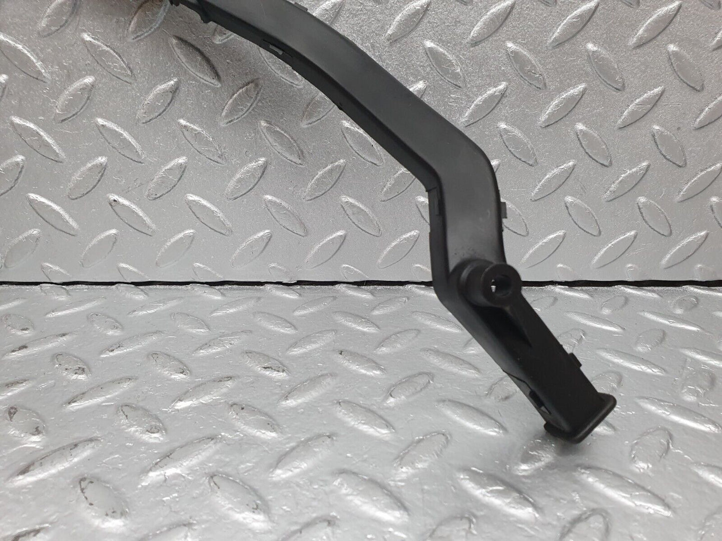 41070 Mercedes-Benz W126 300SE Engine Wire Bracket Holder 1031590213