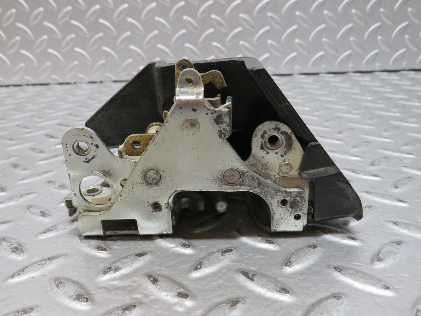 28741 Mercedes-Benz W123 230E Rear Right Door Lock Mechanism 1237230208