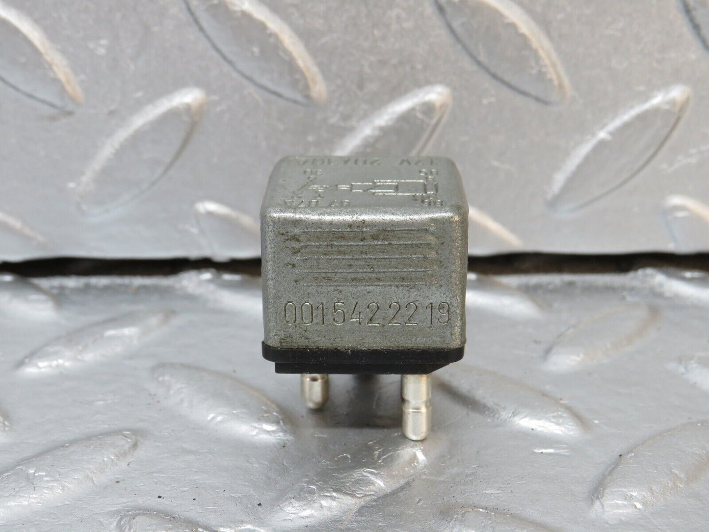 39831 Mercedes-Benz R107 350SL Coupe Multi Purpose Relay 0015422219 0332205001