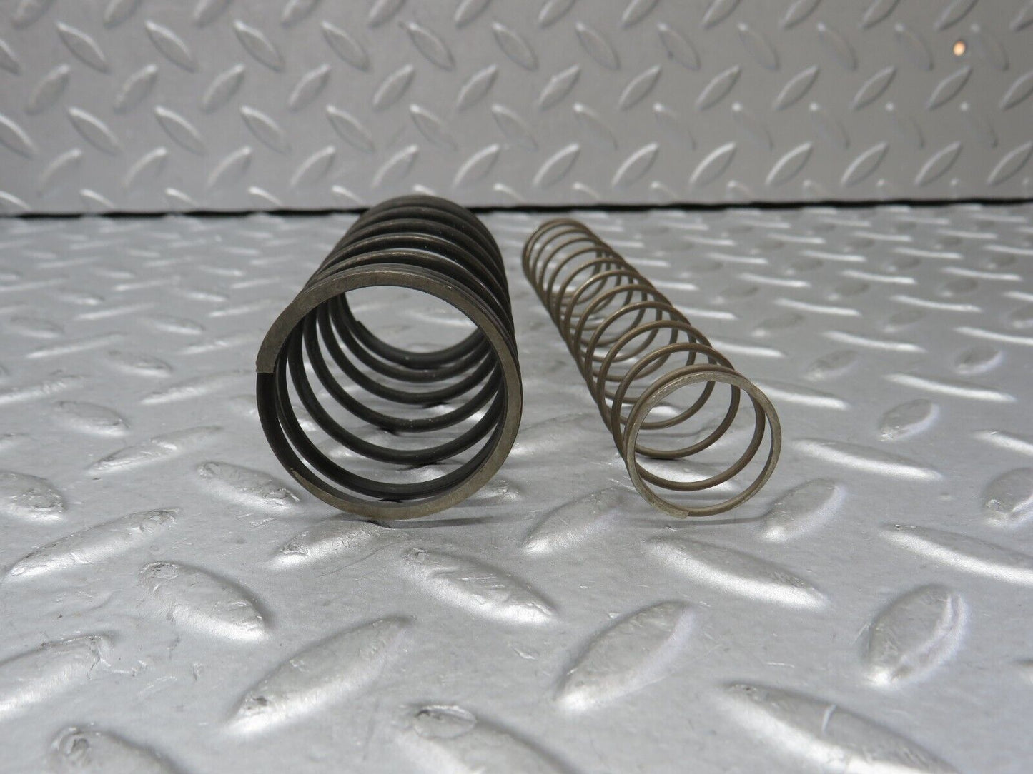 36421 Mercedes-Benz R107 450 Automatic Gearbox Piston Spring Set 722.002