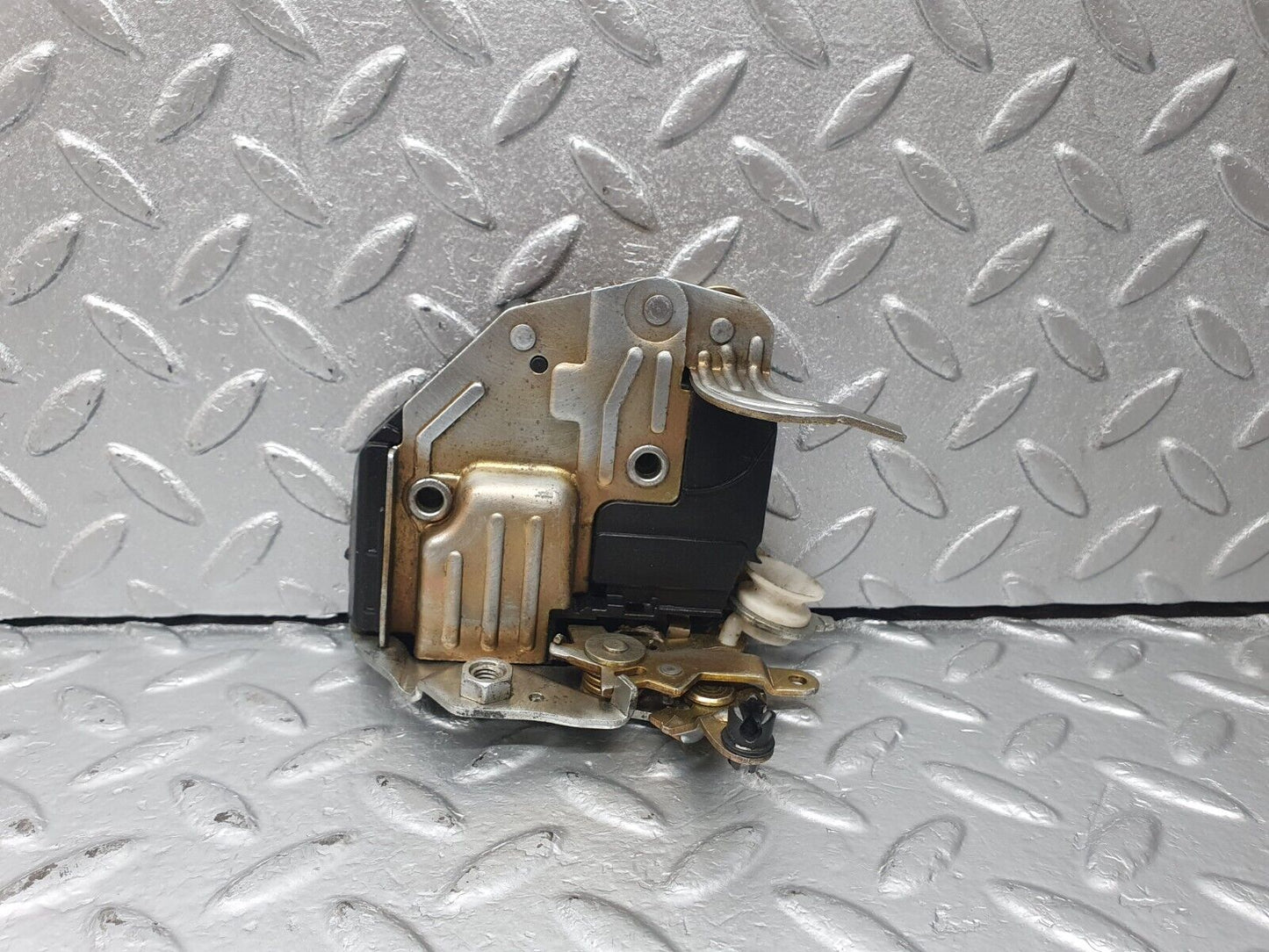 42756 Mercedes-Benz W201 190 Front Right Door Lock Mechanism