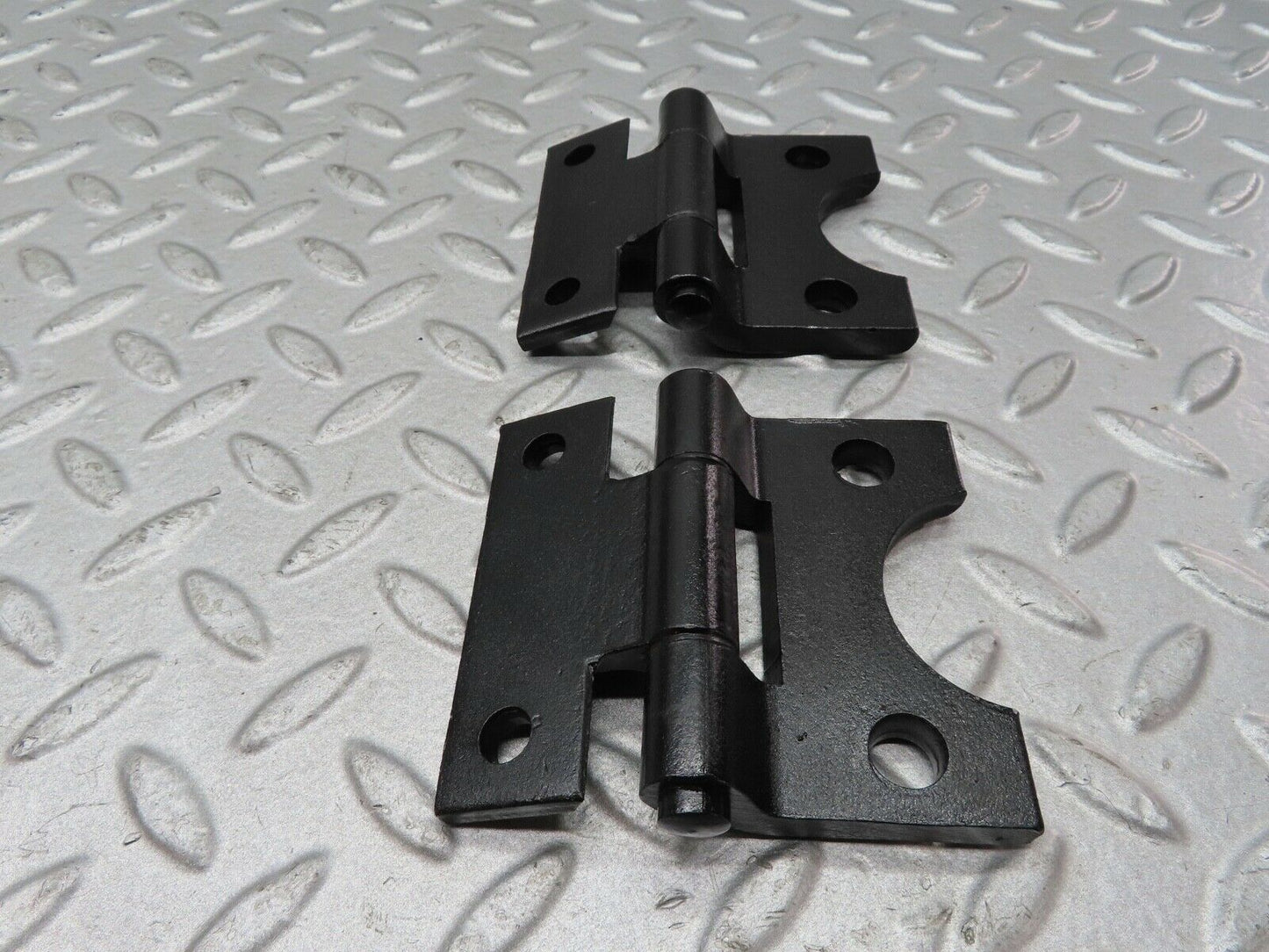 17830 Mercedes-Benz W116 450SEL Door Hinges Front Left