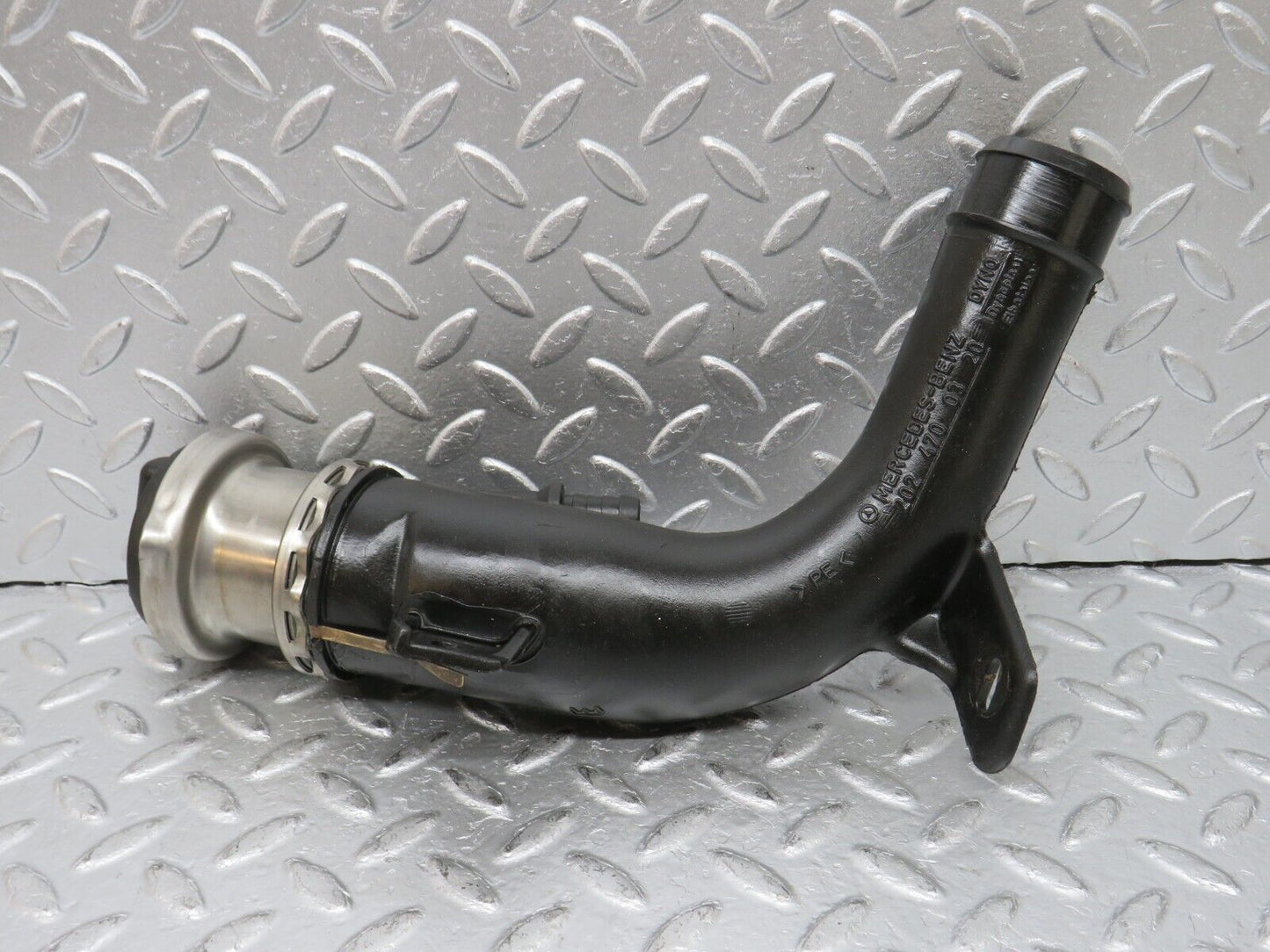 33286 Mercedes-Benz W202 C180 Fuel Tank Filling Pipe & Cap 2024700320