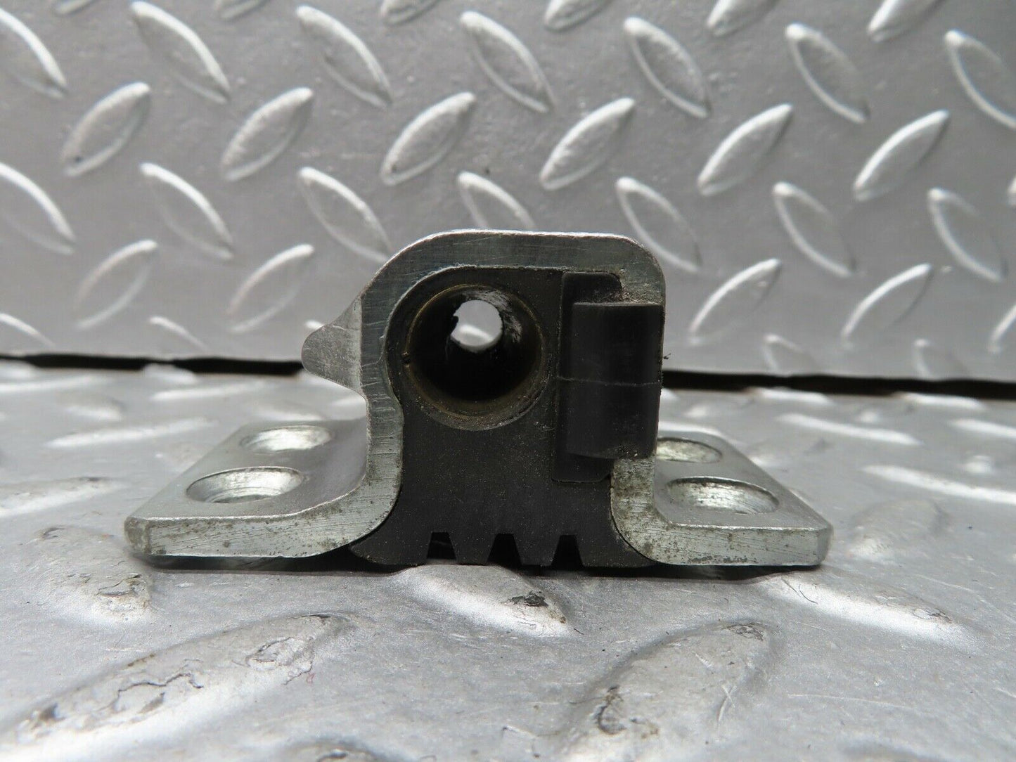 21516 Mercedes-Benz W126 300SE Door Lock Latch Right Side