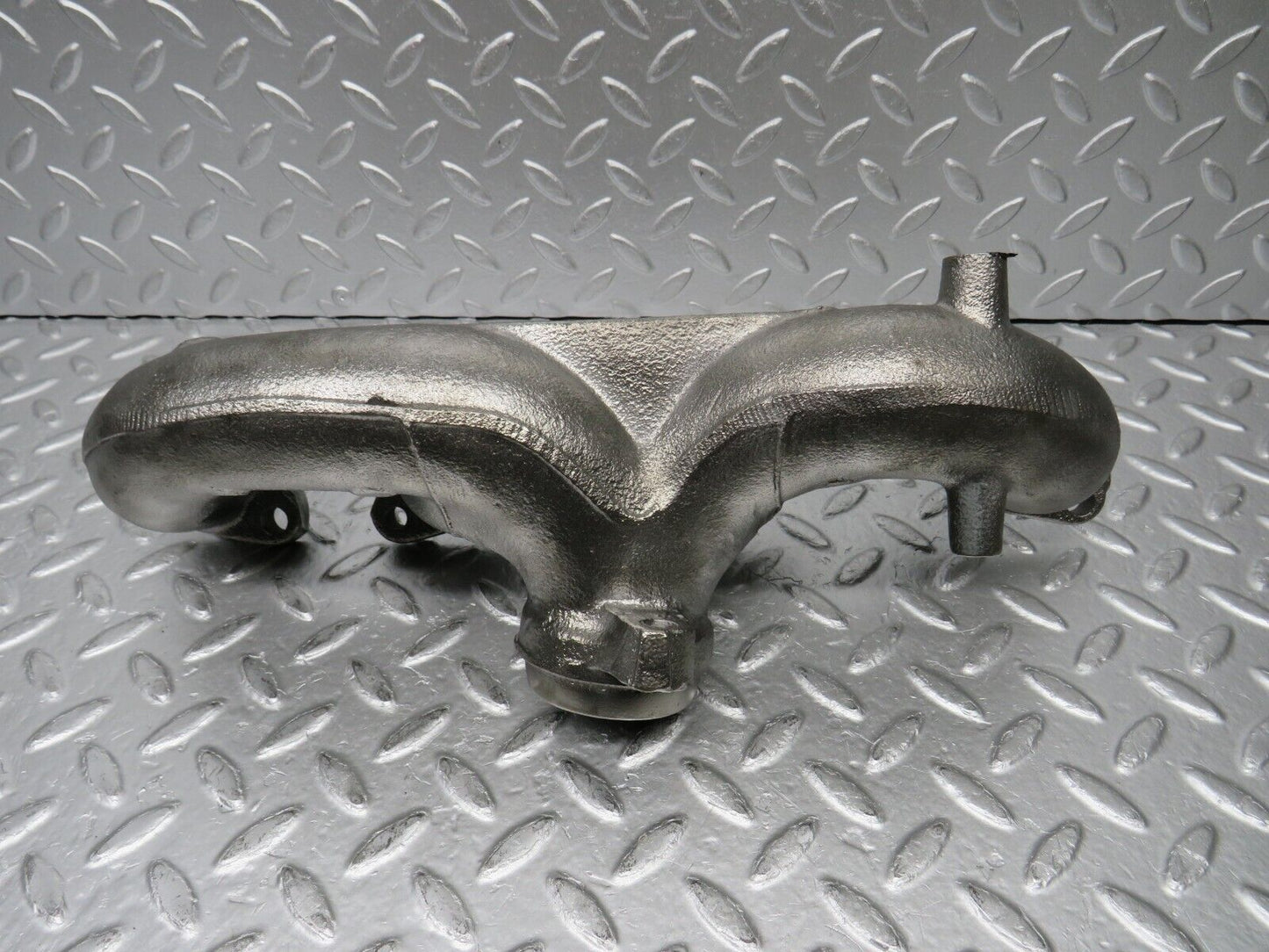 30768 Mercedes-Benz W201 190E 2.0L Exhaust Manifold 1021421301