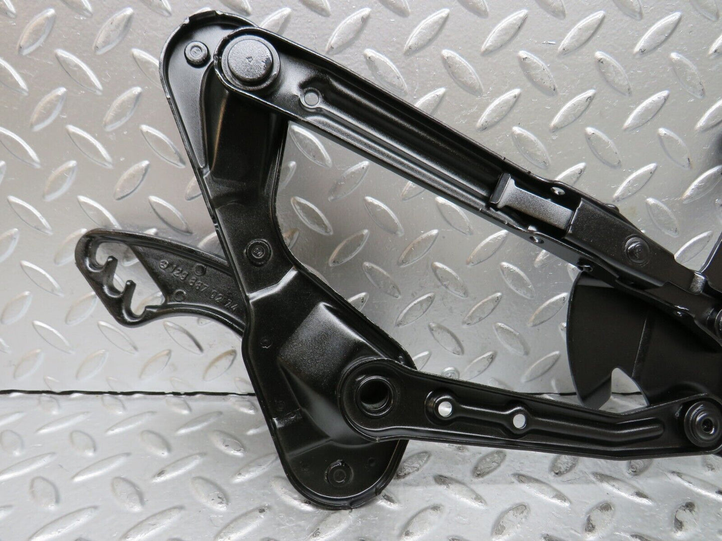 29009 Mercedes-Benz C124 320CE Coupe Bonnet Hinge Right Side 1298870274