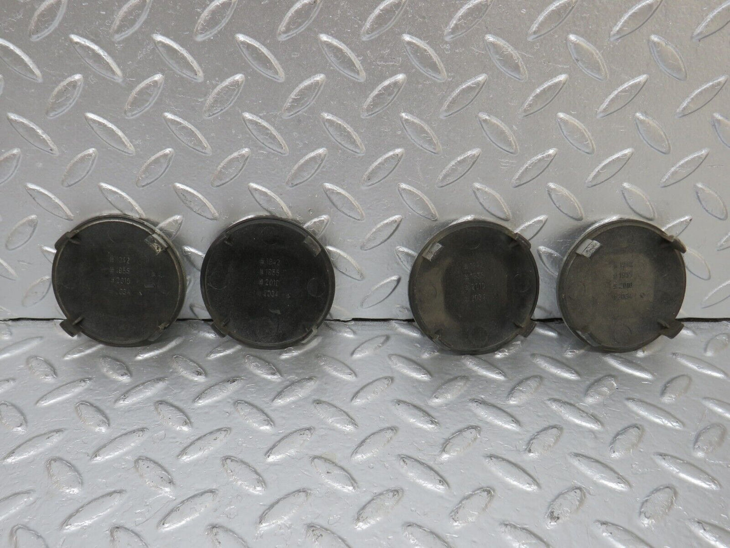 34196 Mercedes-Benz W124 260E Wheel Hub Cap Set