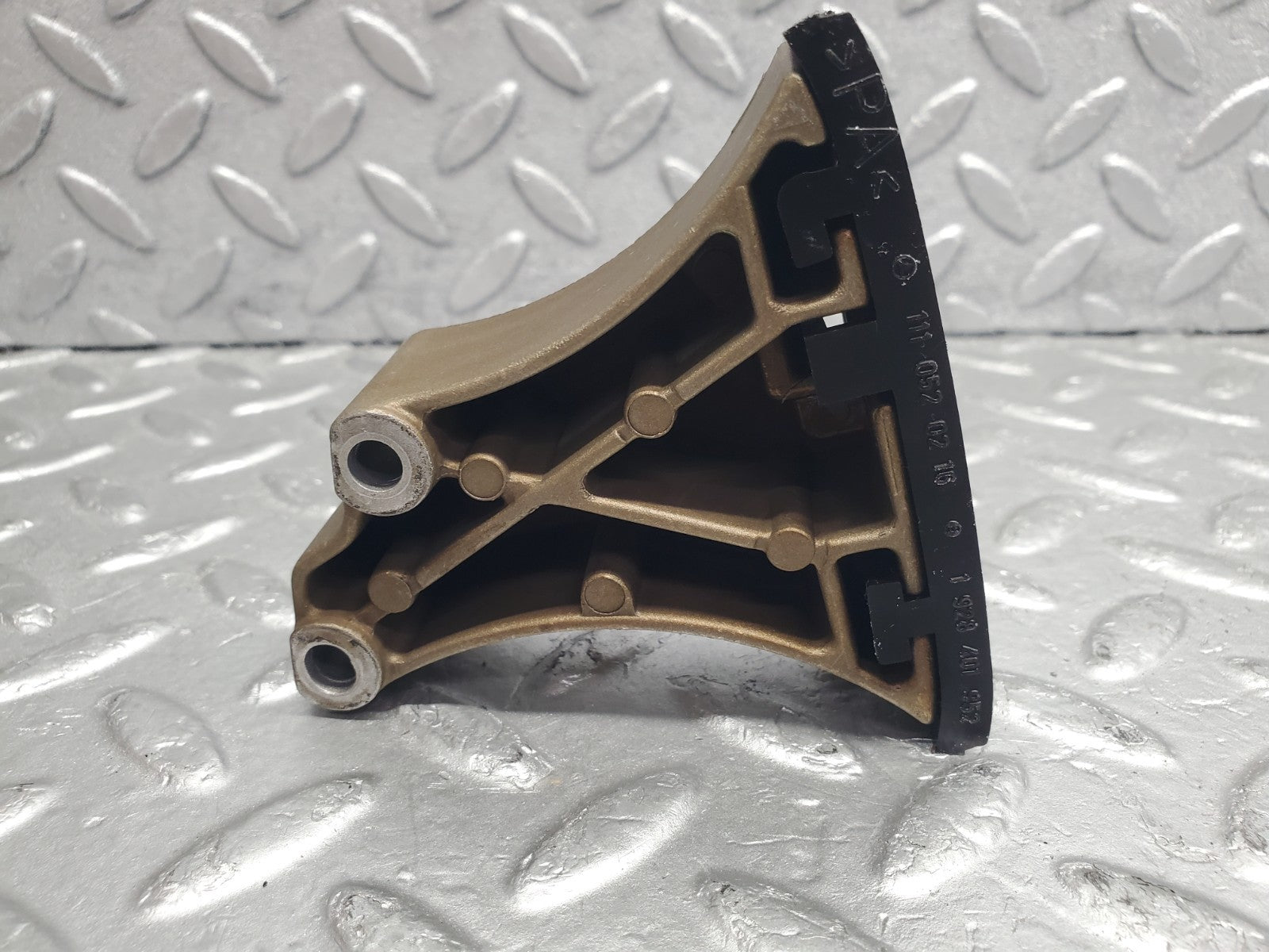 W124 Wagon timing chain guide rail used OEM