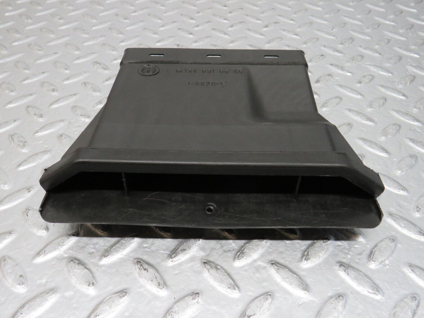 32359 Mercedes-Benz S124 300TE Wagon Ventilation Air Duct Left 1248310546