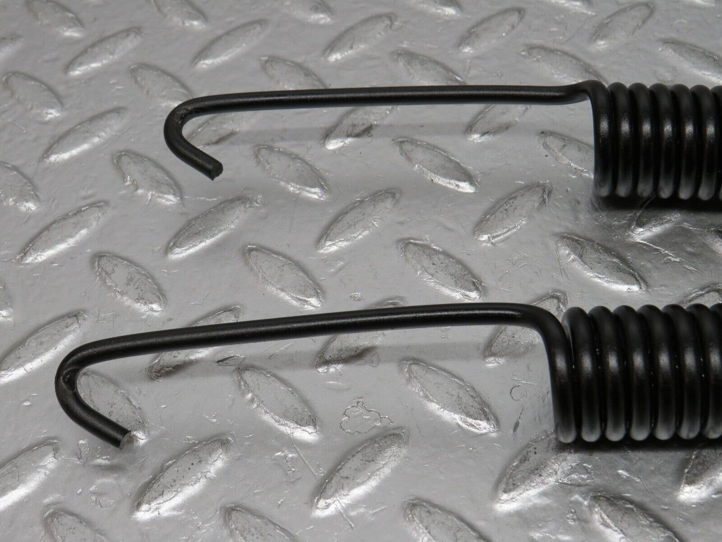 0733 Mercedes-Benz C107 350SLC Coupe Bonnet Hinge Spring Pair