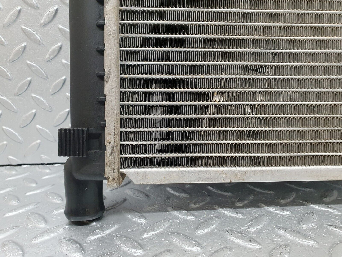 41399 Mercedes-Benz W124 200E Engine Coolant Radiator