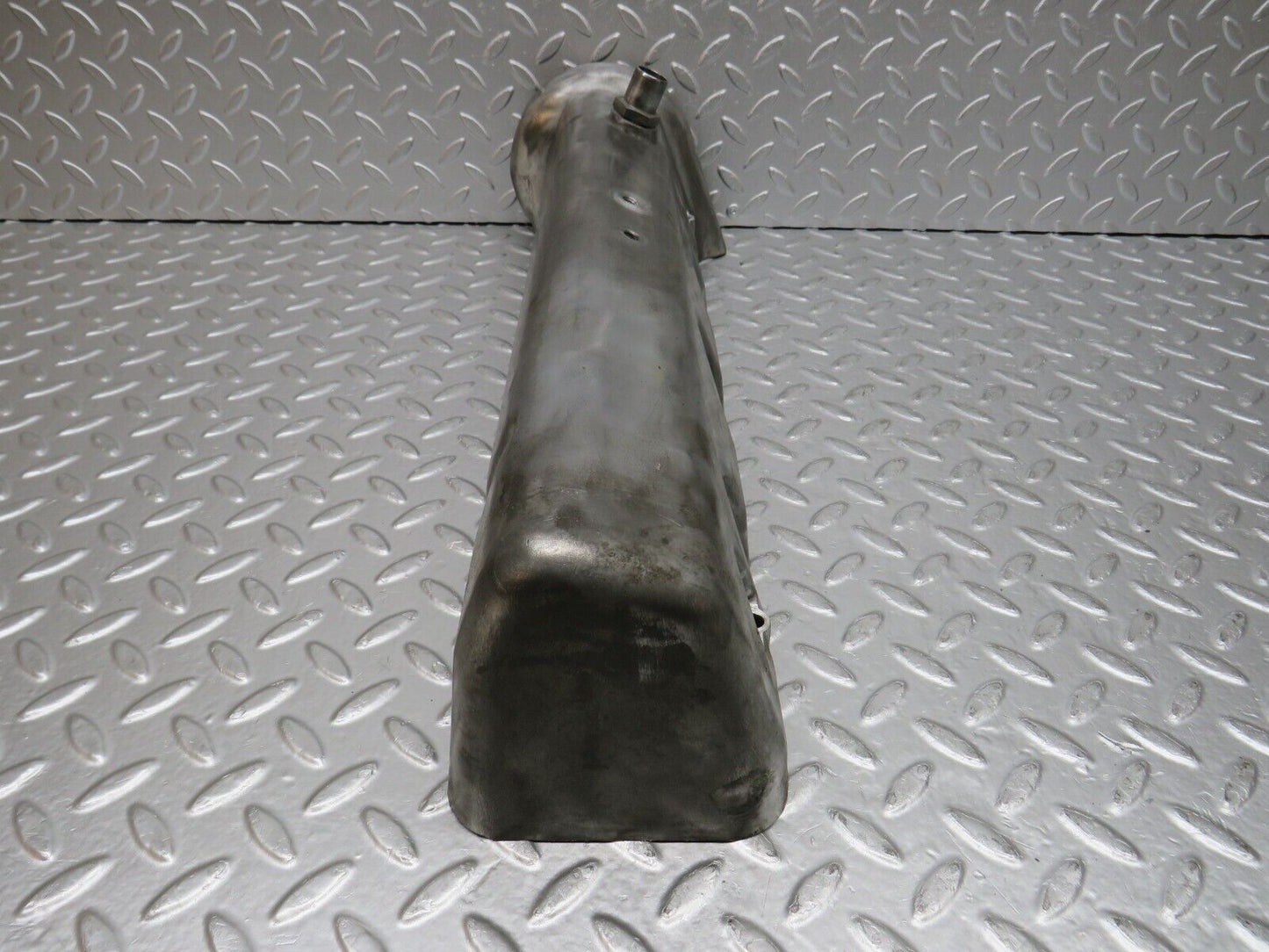 32770 Mercedes-Benz C107 R107 350 V8 Cylinder Head Valve Cover Left 1160161805