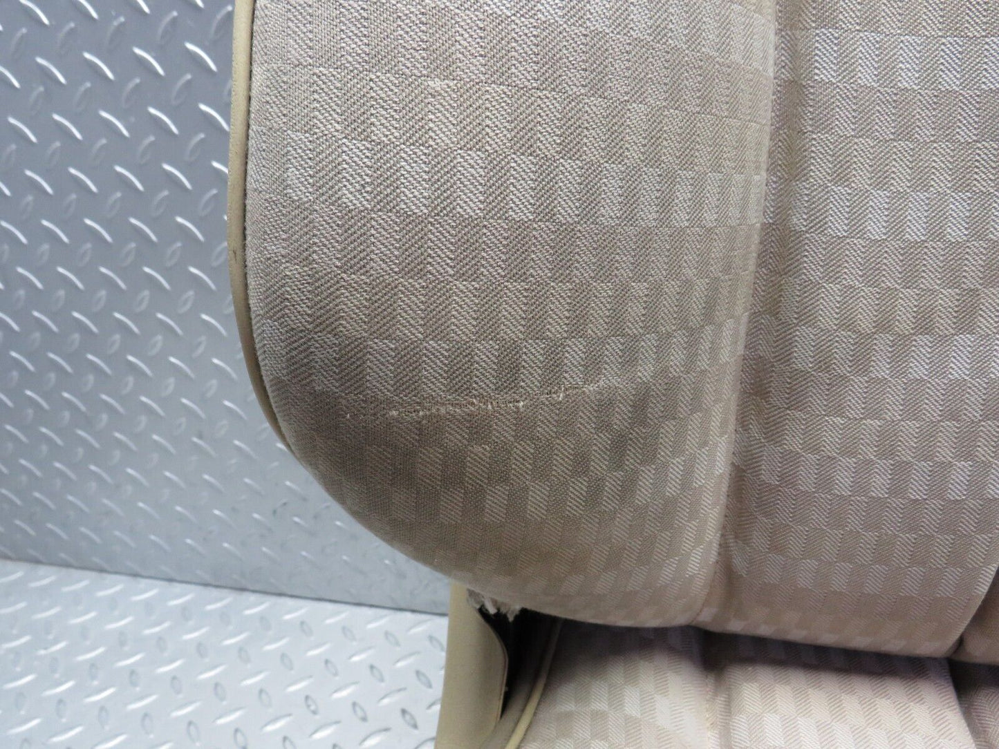 38879 Mercedes-Benz W201 190E Front Right Seat Beige