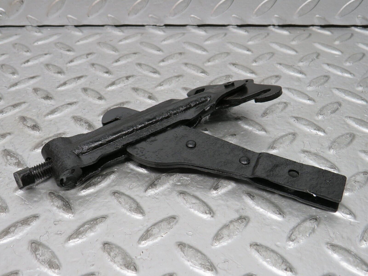 28773 Mercedes-Benz W123 230E Handbrake Adjusting Handbrake Regulator