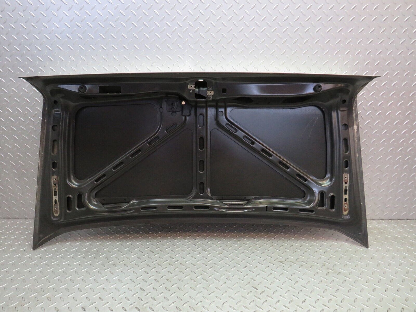 36762 Mercedes-Benz W201 190E 2.0L Boot Lid Trunk Door