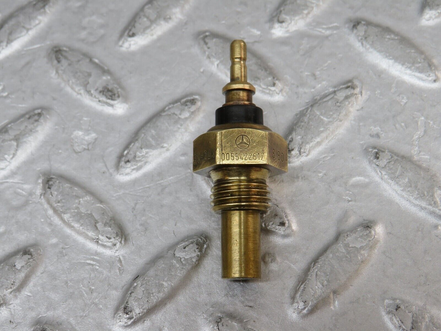 35790 Mercedes-Benz R107 280SL Coolant Temperature Sensor Beru 0055422617
