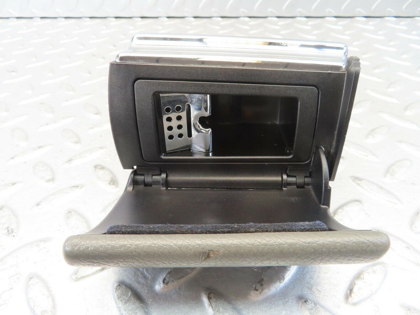 11123 Mercedes-Benz W221 S320 Ashtray Rear Right Door 81272002