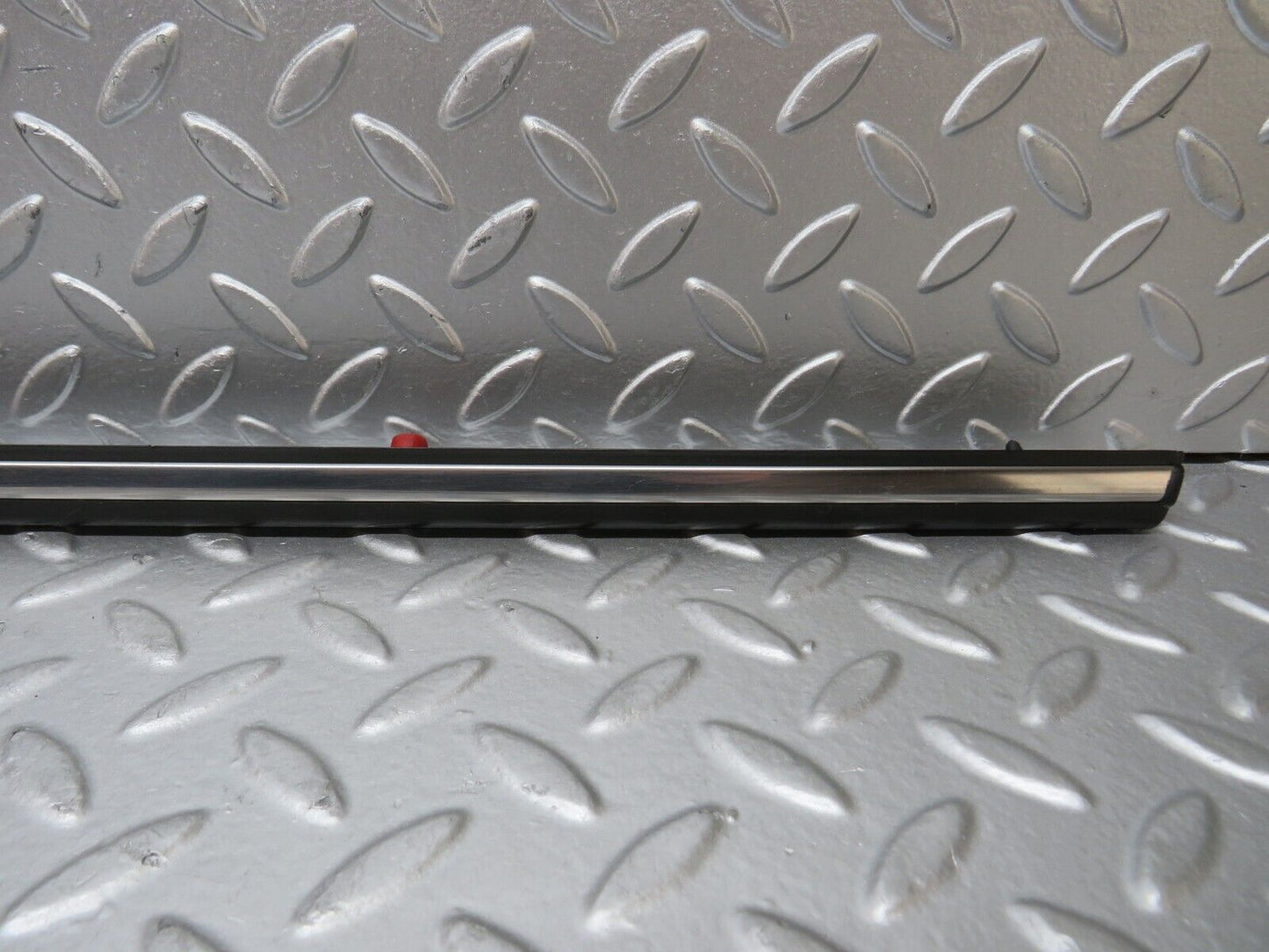 27893 Mercedes-Benz W123 280E Rear Left Door Centre Moulding Trim