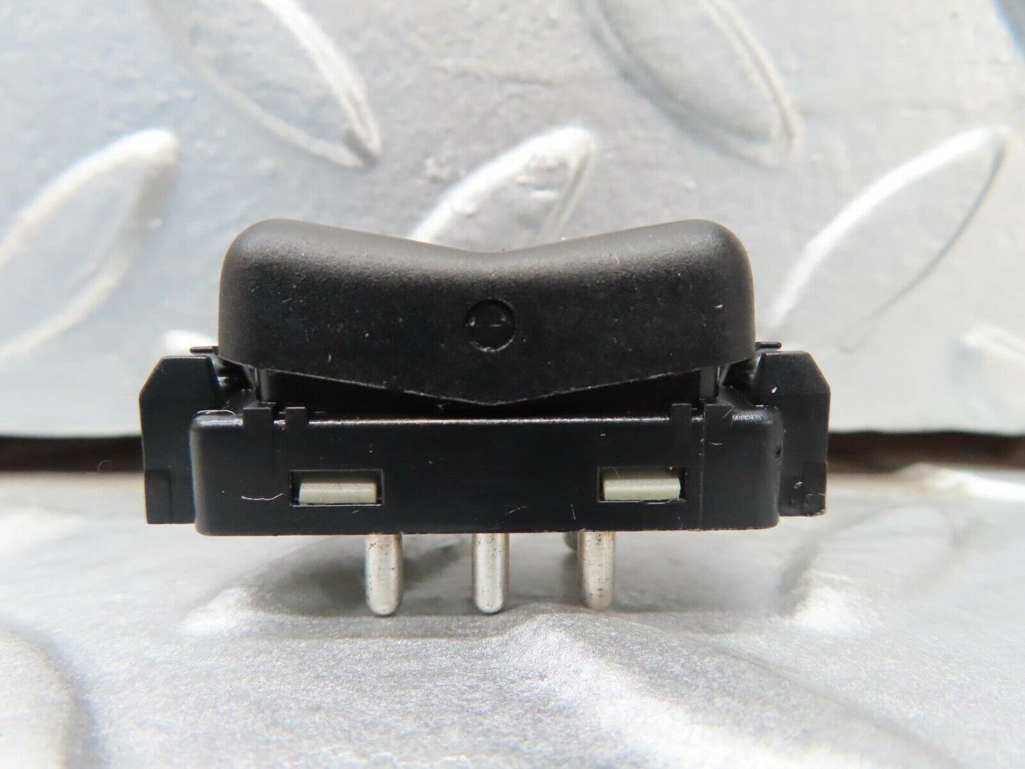 16394 Mercedes-Benz W124 260E Rear Windscreen Defroster Switch 1298207410