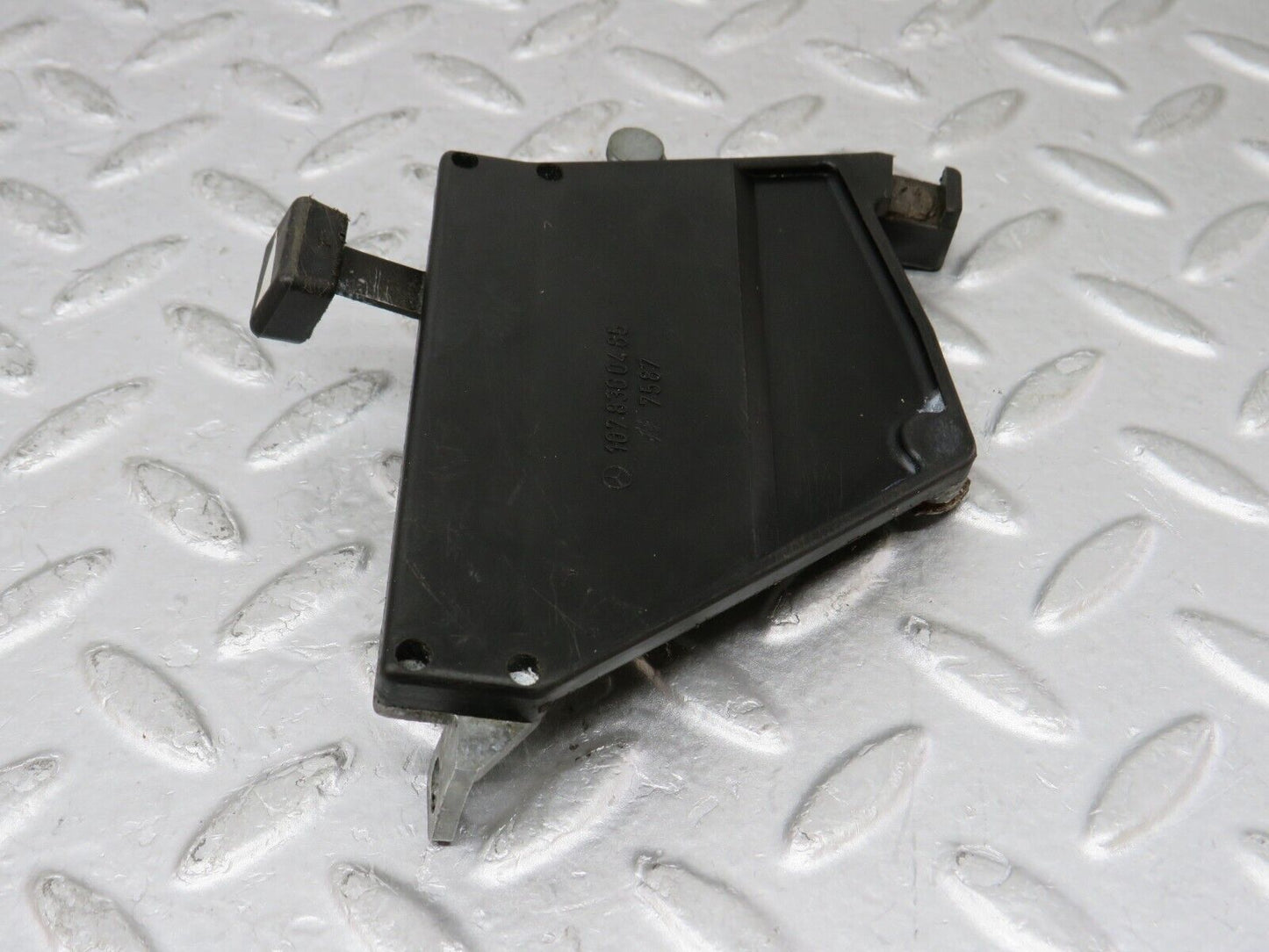 35540 Mercedes-Benz R107 280SL Air Vent Control Lever Right 1078300485