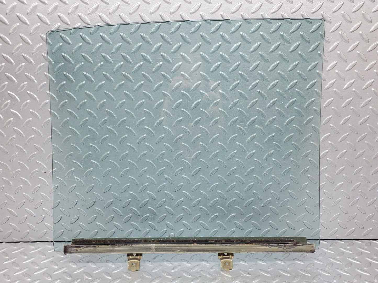 44367 Mercedes-Benz W123 280E Rear Left Door Window Glass