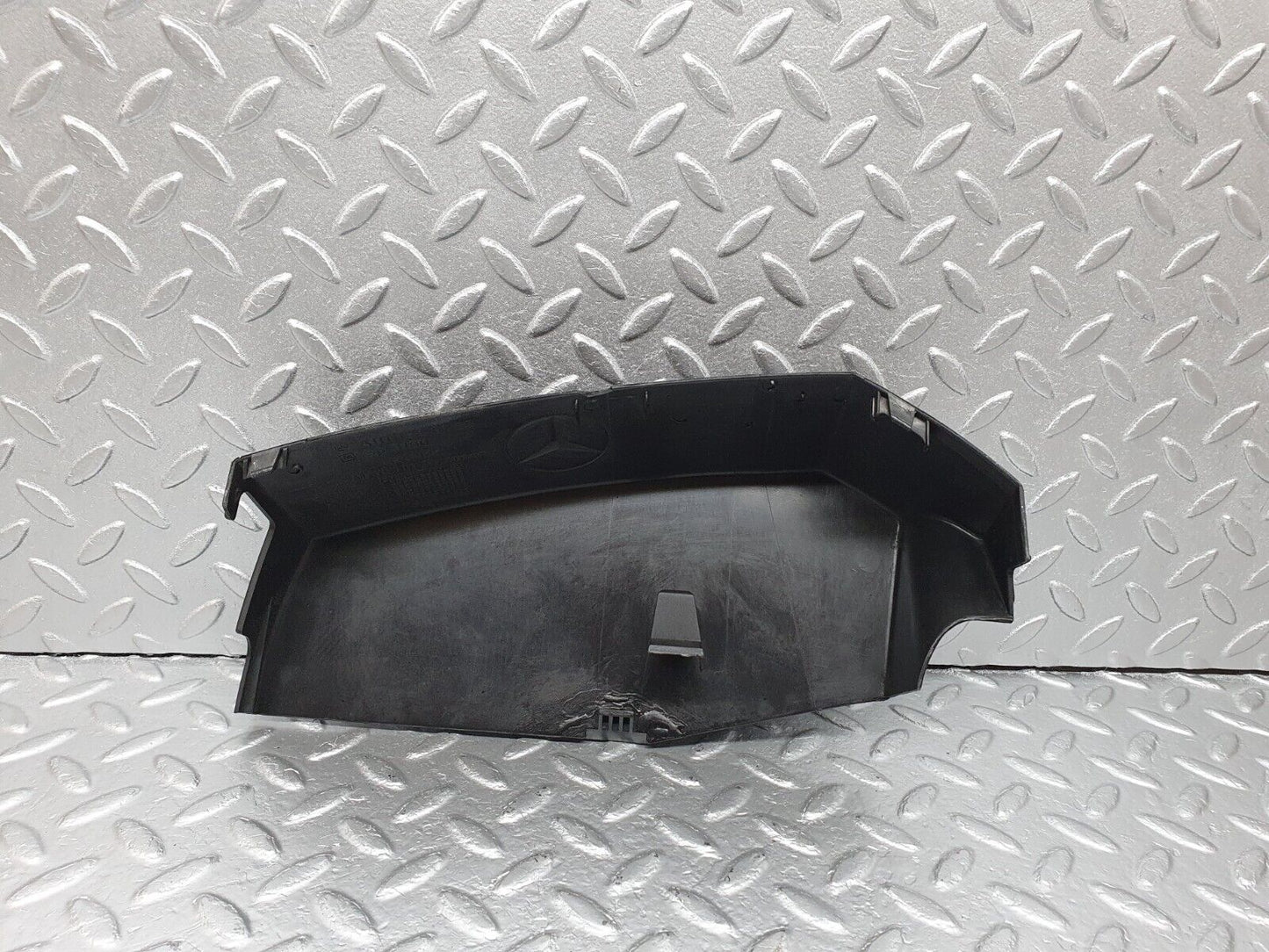 41961 Mercedes-Benz W202 C200 Engine Cover 1111580185
