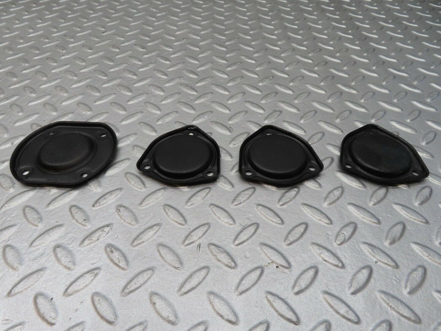 16112 Mercedes-Benz W123 280E Camshaft Access Cover Plate