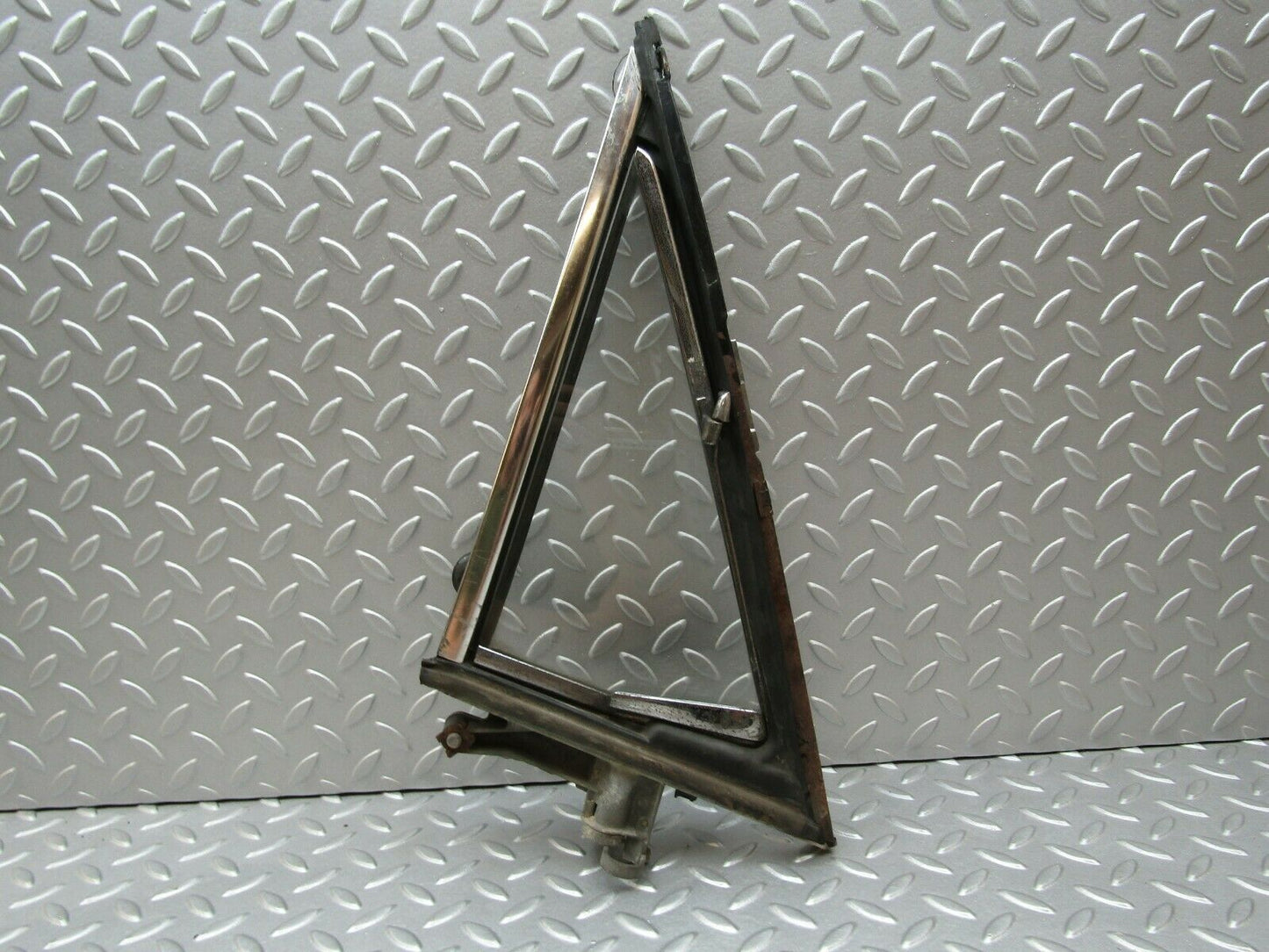3368 Mercedes-Benz W108 280SE Quarter Window Glass Front Right