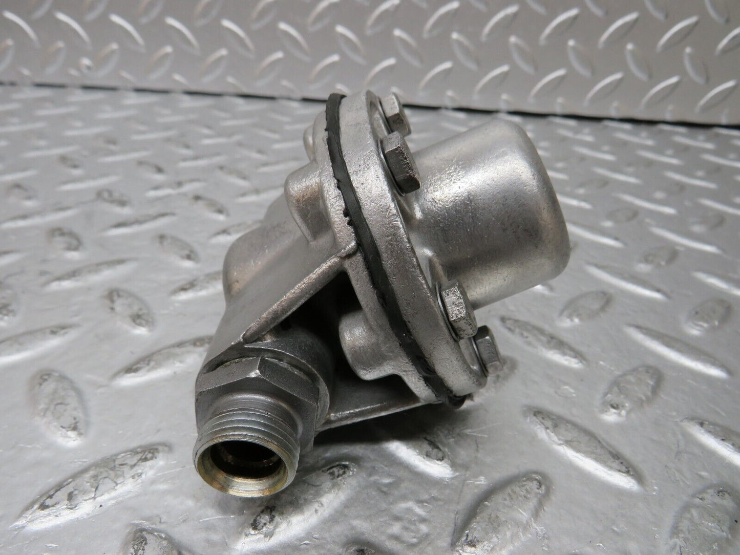 26199 Mercedes-Benz W116 450SE Oil Pressure Damper 1161870196